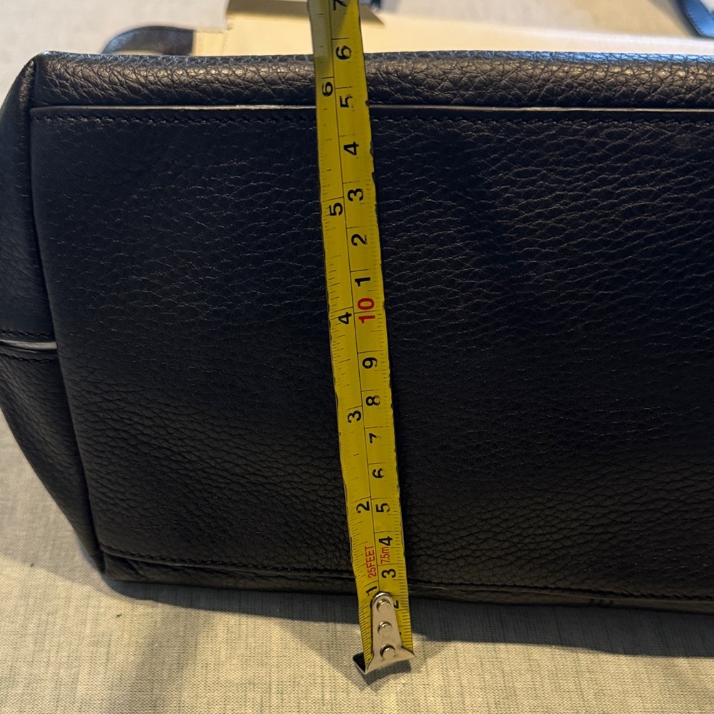 Vince Camuto Black and White Tote Bag - Picture 14 of 15
